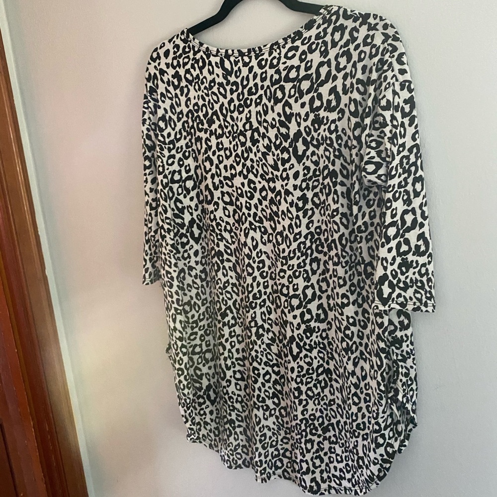 Leopard Print Top Rounded Bottom Tunic - image 7